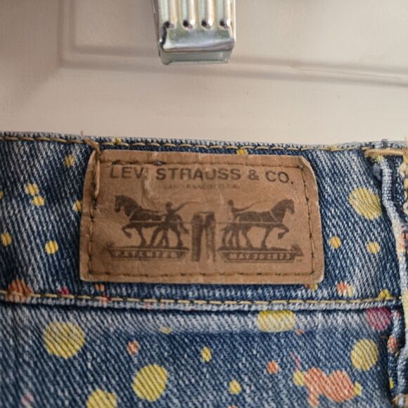 Levi's Jean Shorts Bermuda Size 11 Paint Splatter Embroidered Pockets Grunge Y2K - Picture 4 of 7